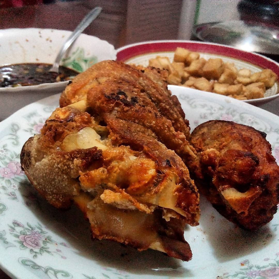 Filipino Food What is Crispy Pata?