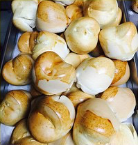 Monay: Filipino bread rolls