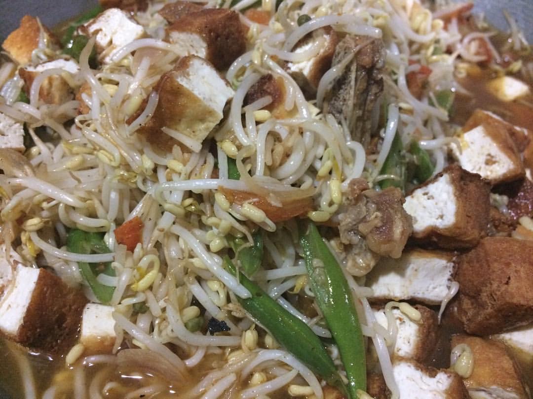 sauteed bean sprouts and tofu
