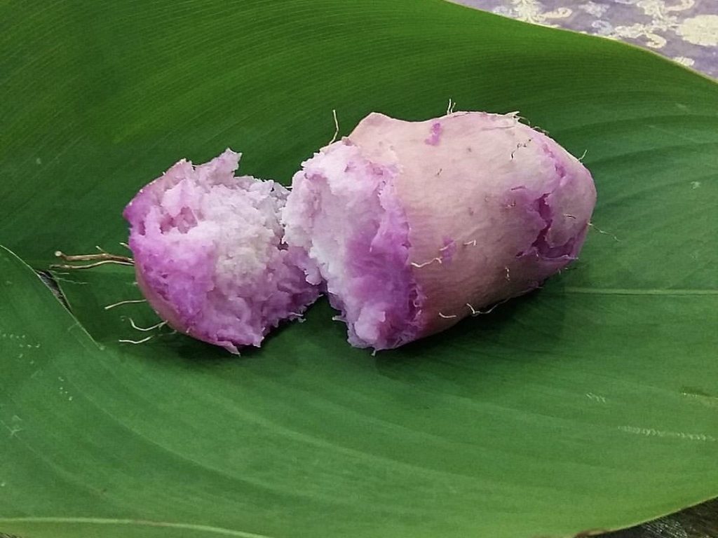 Ube... What is ube? First, listen to Filipino pronunciation!